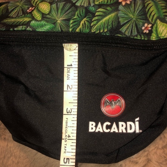 𝅺new Bacardi Tropical Floral Print Fanny Pack Waist Bum Bag Adjustable Strap OS - Picture 7 of 8